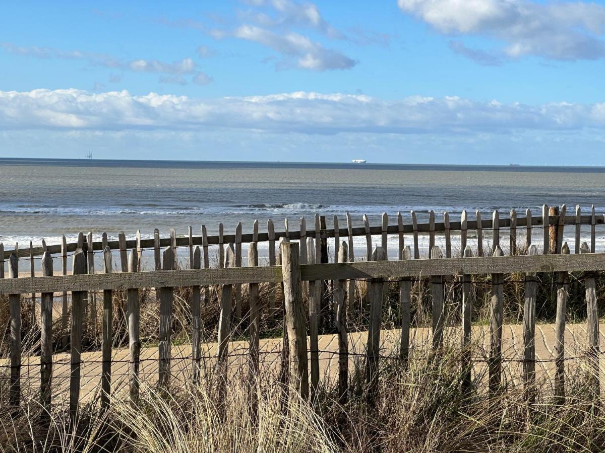 Appartement Met Frontaal Zeezicht In Bloemendaal Luaran gambar